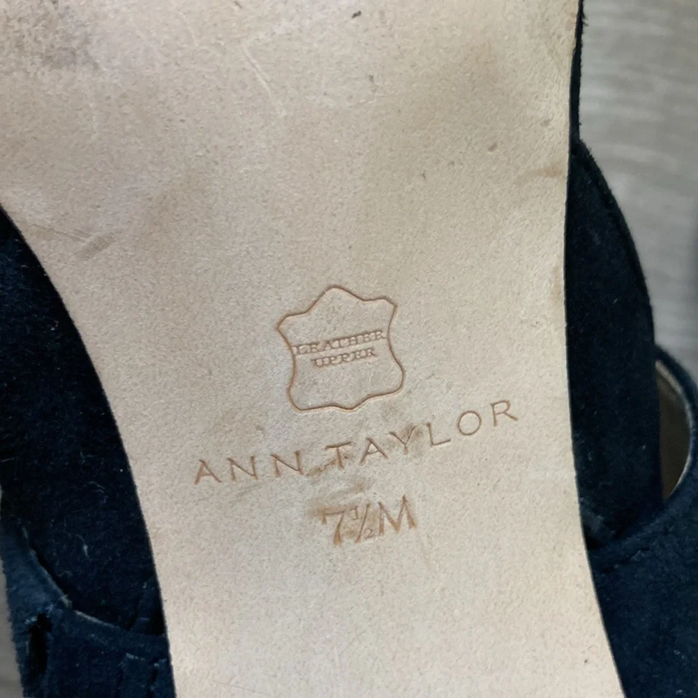Ann Taylor block heel lorna sandal black 7,5